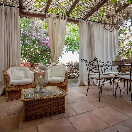 Guesthost - Porto Cervo *