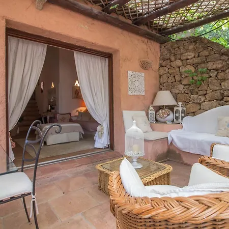 Guesthost - Porto Cervo *