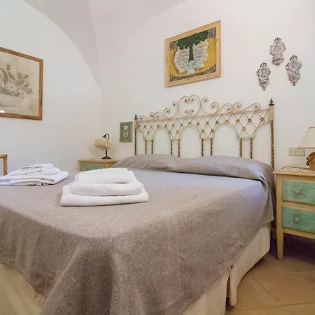 Guesthost - Porto Cervo *